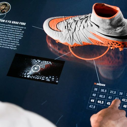 Exhibidores stands interactivos zapas nike